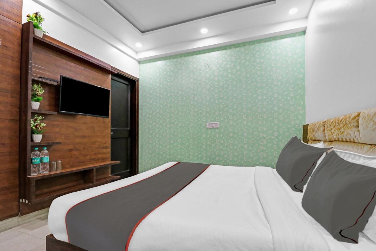 OYO Flagship 85851 Bharat Stay New Delhi Exteriör bild