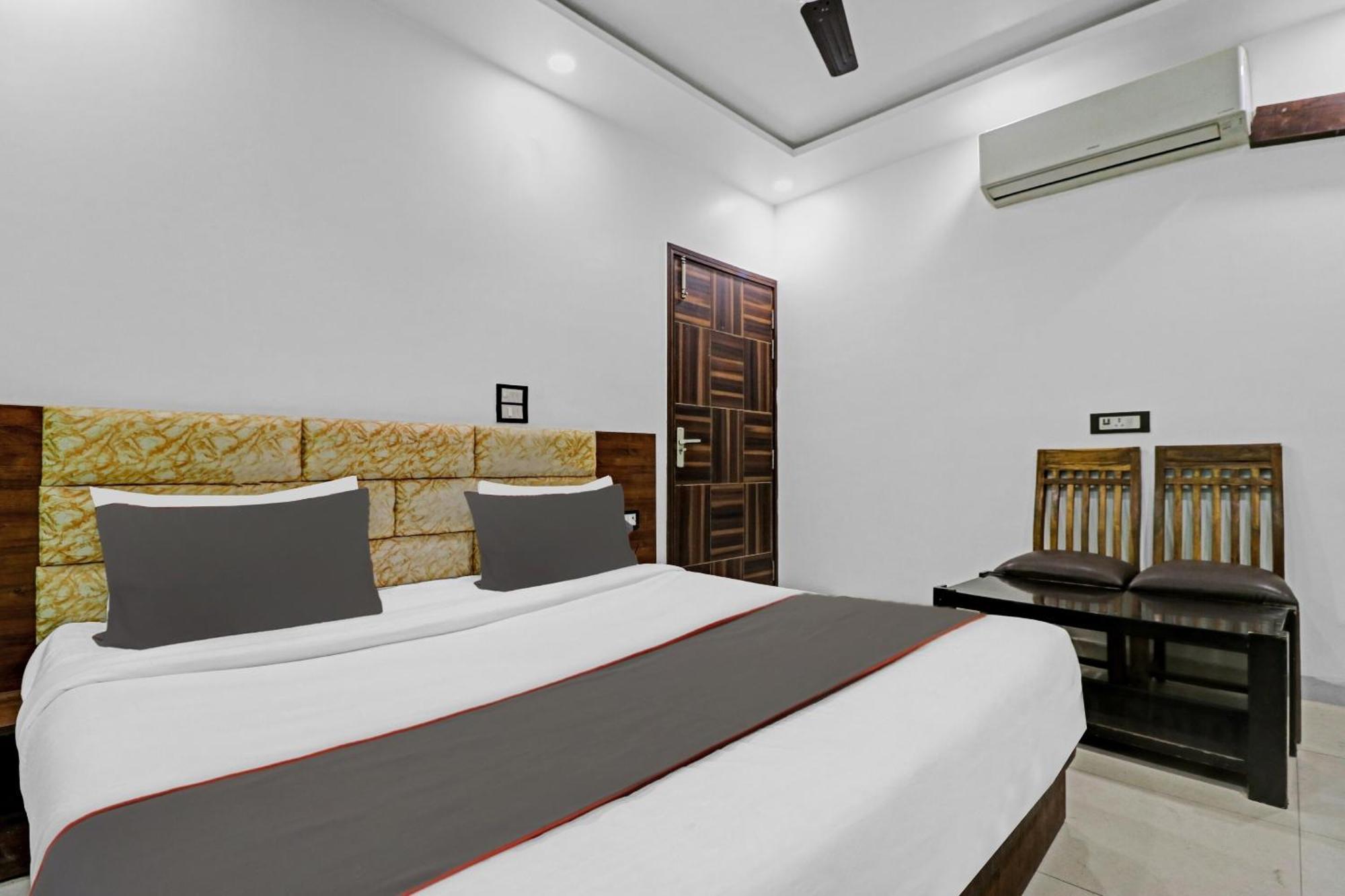 OYO Flagship 85851 Bharat Stay New Delhi Exteriör bild