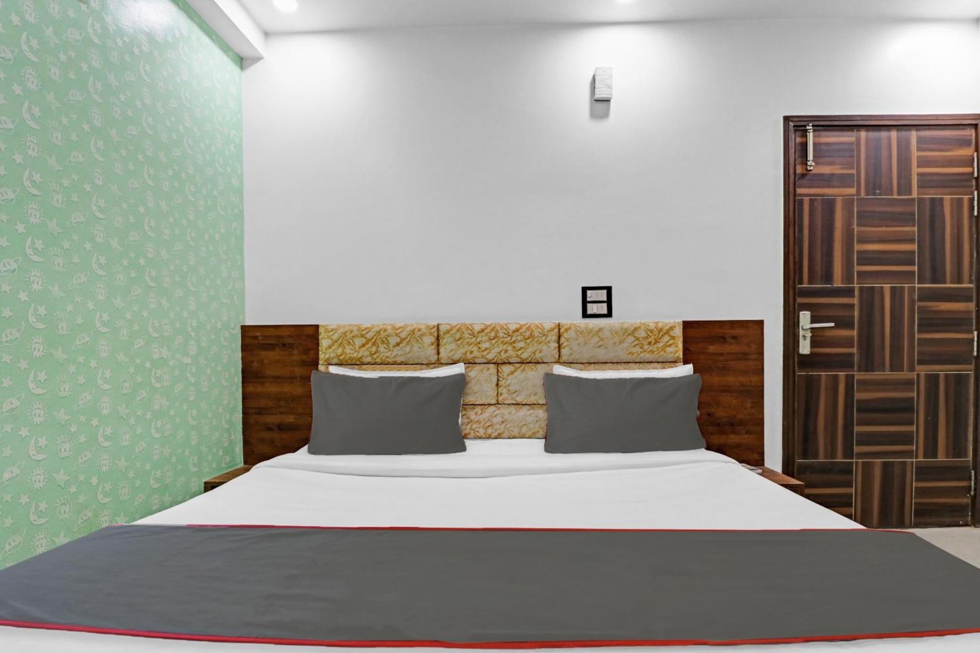 OYO Flagship 85851 Bharat Stay New Delhi Exteriör bild