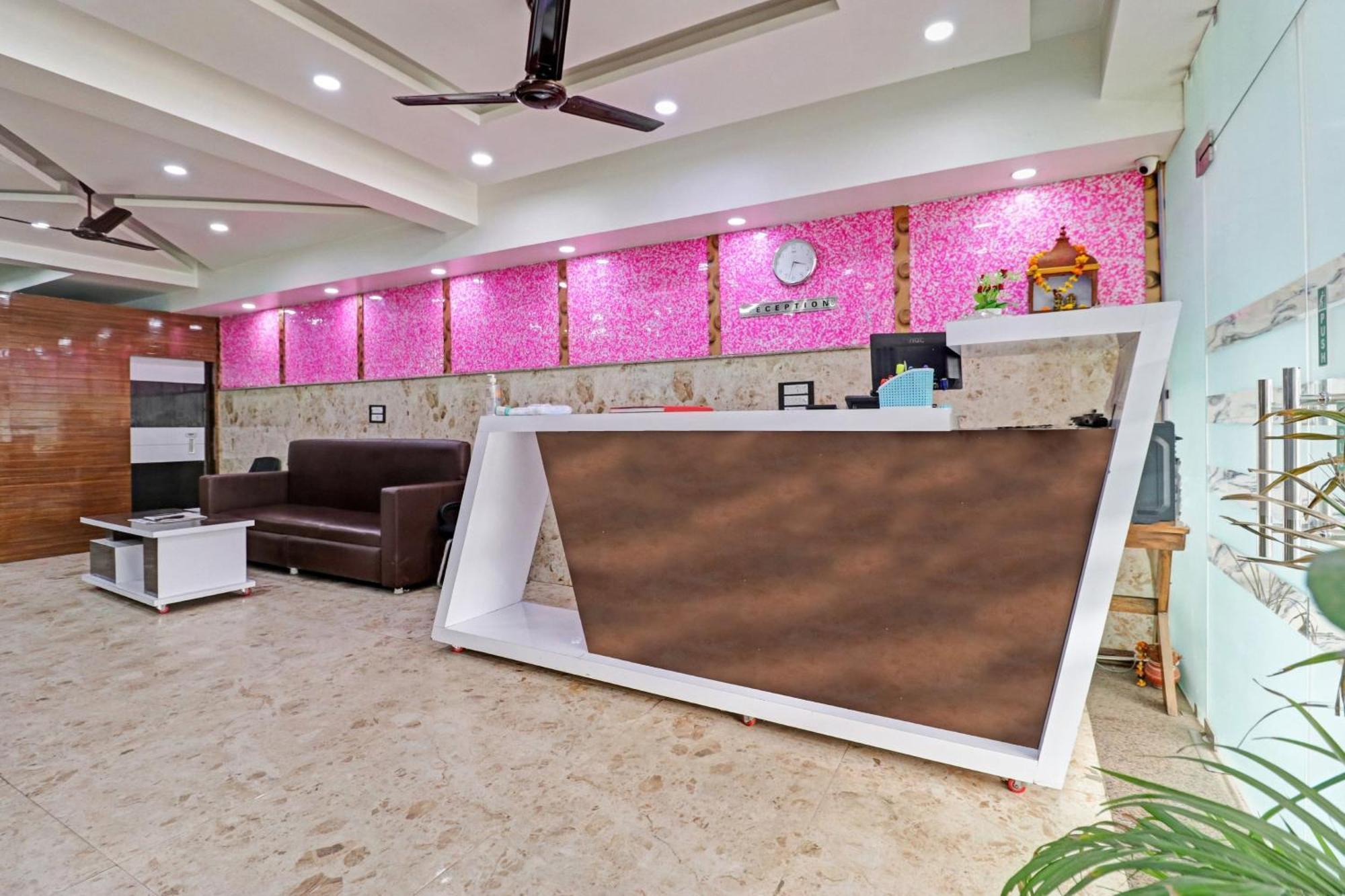 OYO Flagship 85851 Bharat Stay New Delhi Exteriör bild